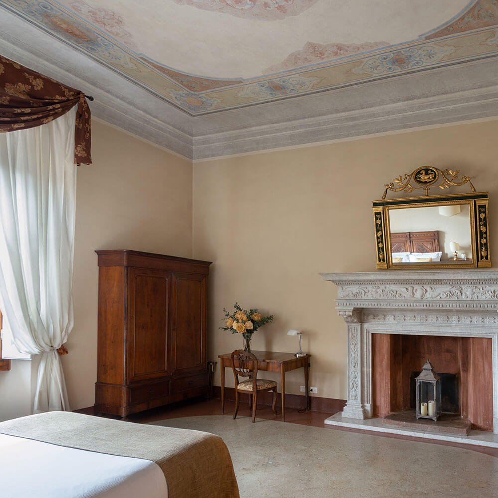 hotel-palazzo-guadagni-category-deluxe-room-square-4