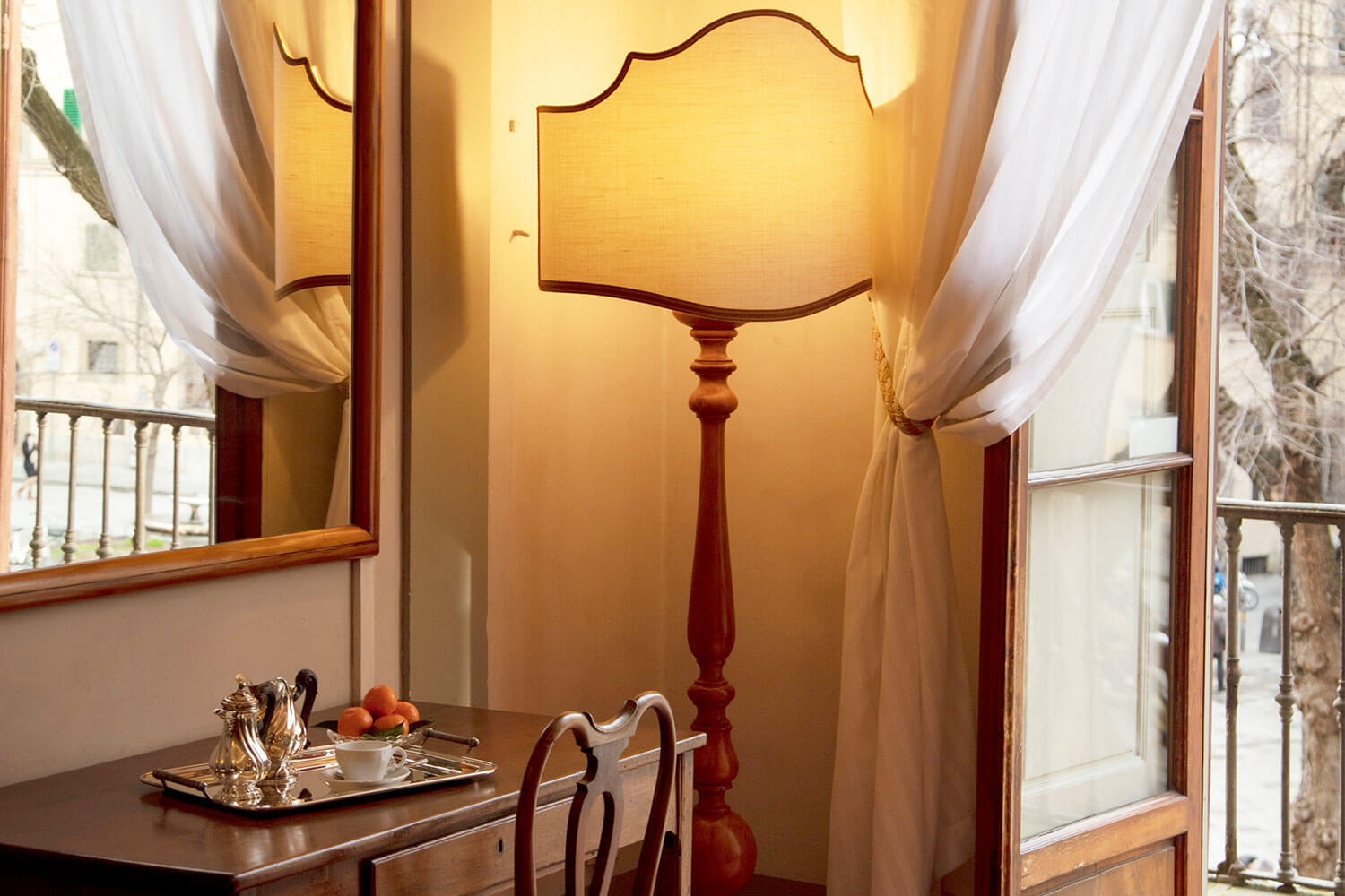 hotel-palazzo-guadagni-deluxe-room-with-balcony-2