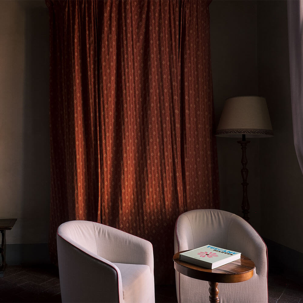 hotel-palazzo-guadagni-deluxe-room-with-balcony-4A