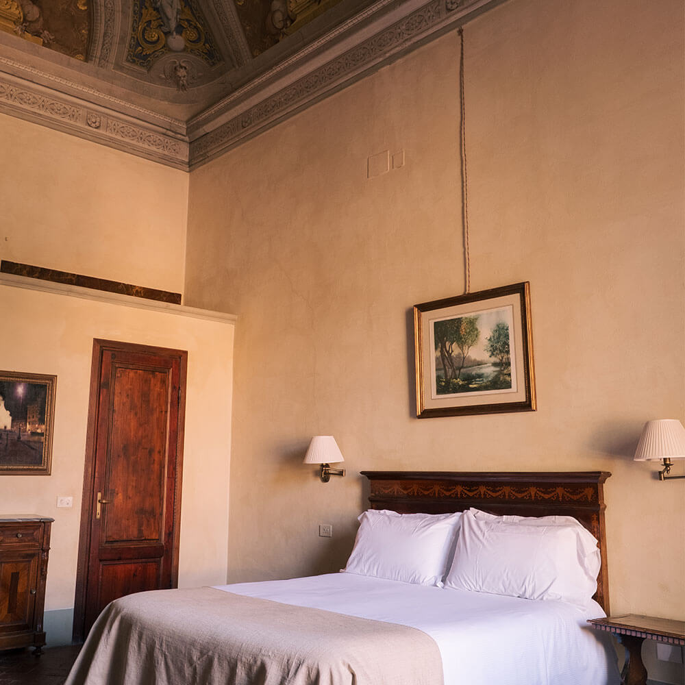 hotel-palazzo-guadagni-deluxe-room-with-balcony-square-6